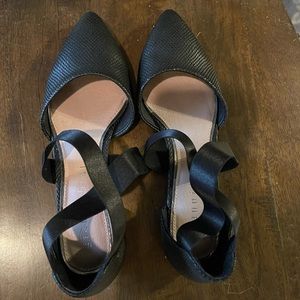 Gianni Bini black low heel shoes